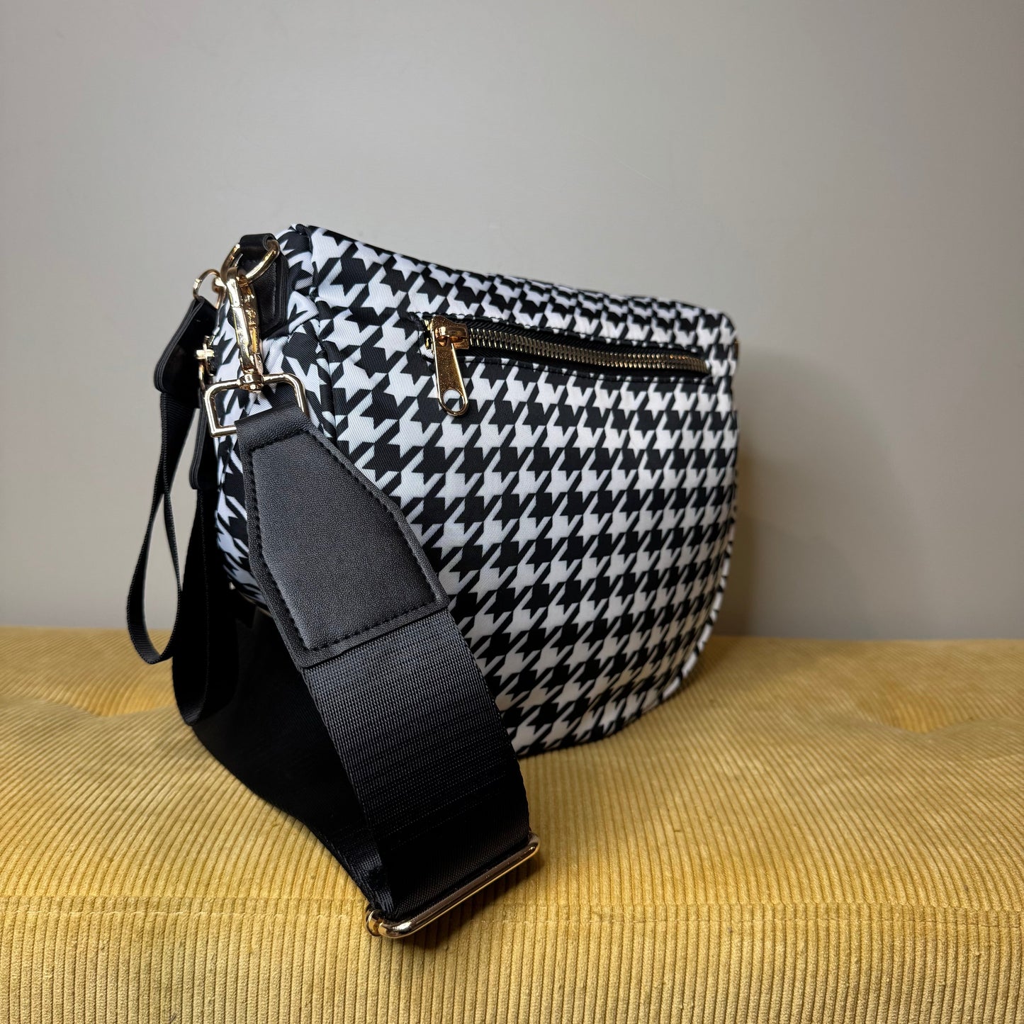 Roni - Nylon Crossbody - Houndstooth