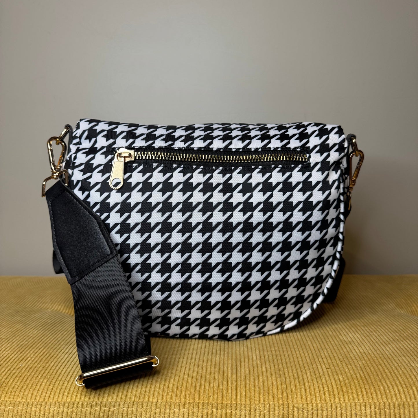 Roni - Nylon Crossbody - Houndstooth
