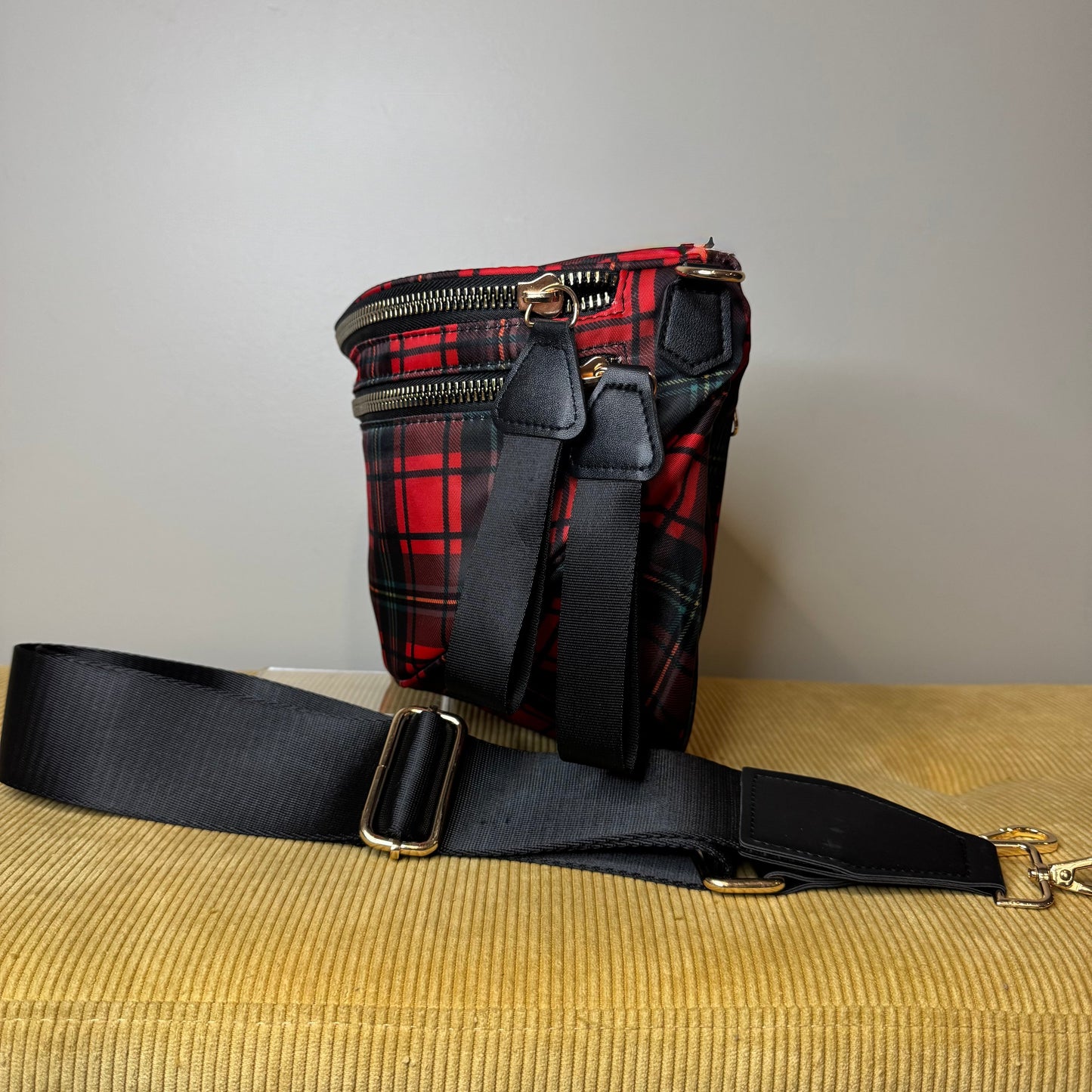 Roni - Nylon Crossbody - Red Plaid