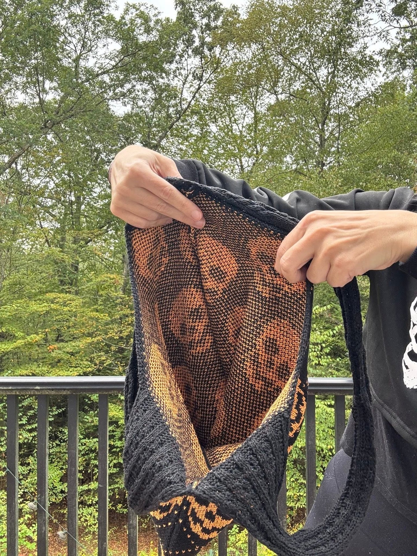 Tote Bag - Knit Sweater - Skull