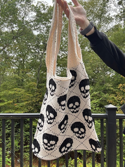 Tote Bag - Knit Sweater - Skull